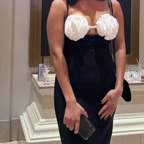 Black long dress… Adele dress look alike - Picture 2 of 3